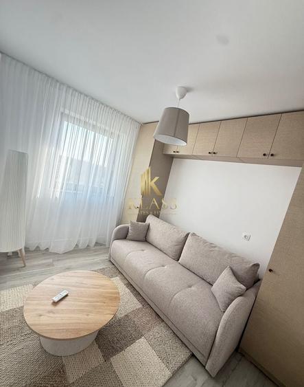 Apartament cu 3 camere decomandat, mobilat în Băneasa