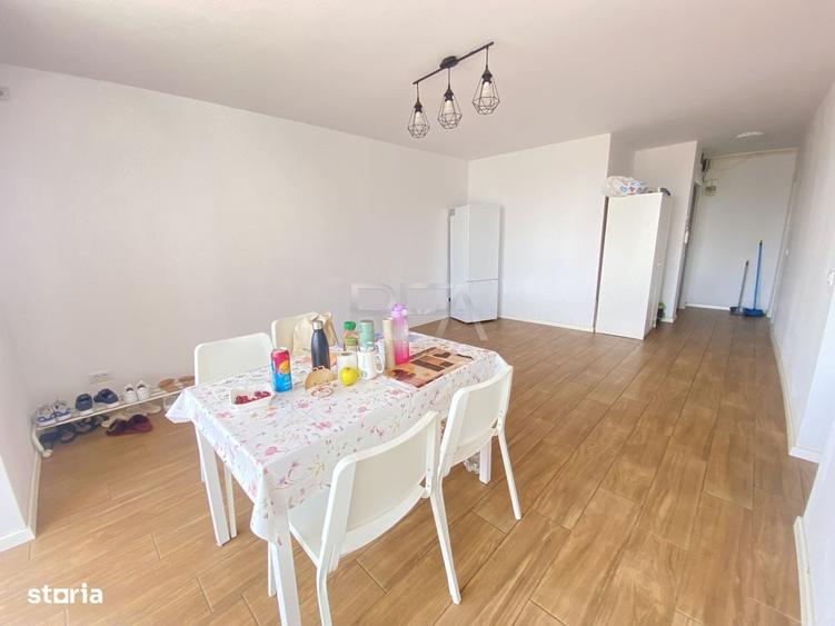 Apartament cu 3 camere semidecomandat în Sebastian