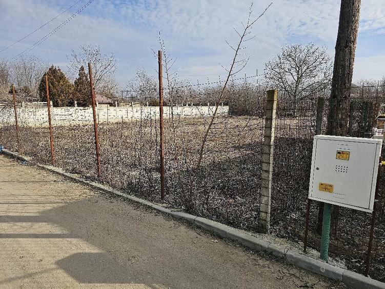 Teren de 800 mp, în Exterior Sud