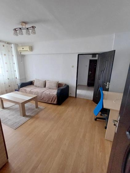 Apartament cu 2 camere semidecomandat în 13 Septembrie