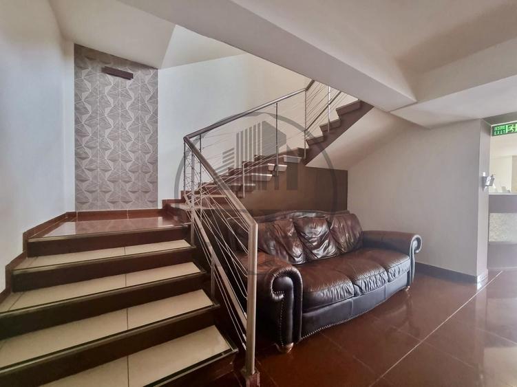 Spațiu comercial, de 1,995 mp, în Central