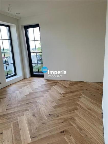 Casă individuală cu 5 camere cu Teren 500 Mp în Rediu