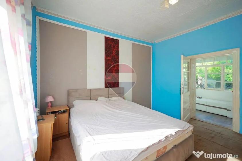 Casă cu 4 camere cu Teren 620 Mp în Santăul Mare