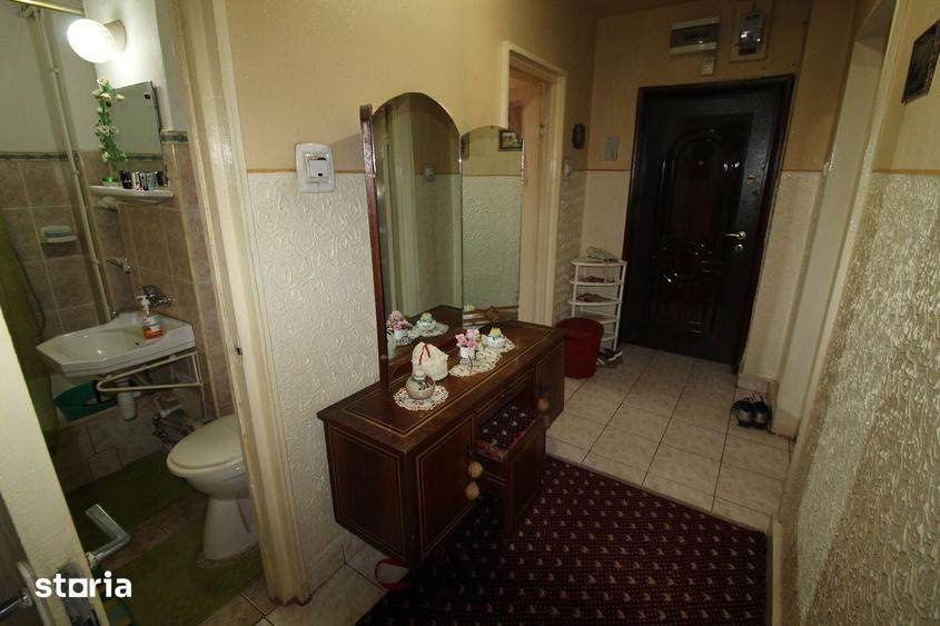 Vand apartament 4 camere in Hunedoara, zona OM-Str.Ma?i?orului, et. 2 - 4