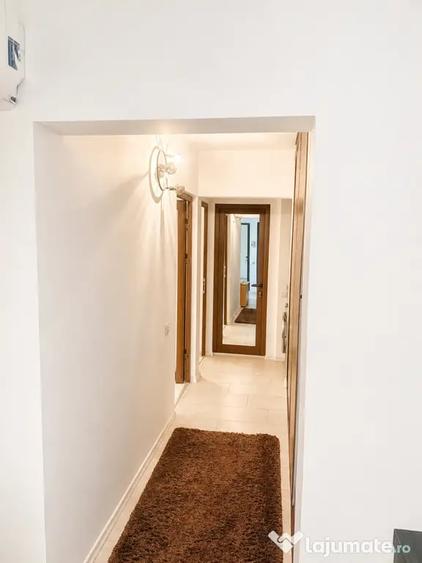Apartament cu 3 camere decomandat în Calarași 4