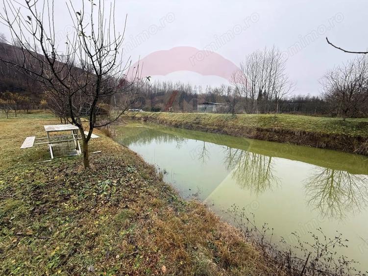 Casă cu 5 camere cu Teren 6117 Mp în Voislova