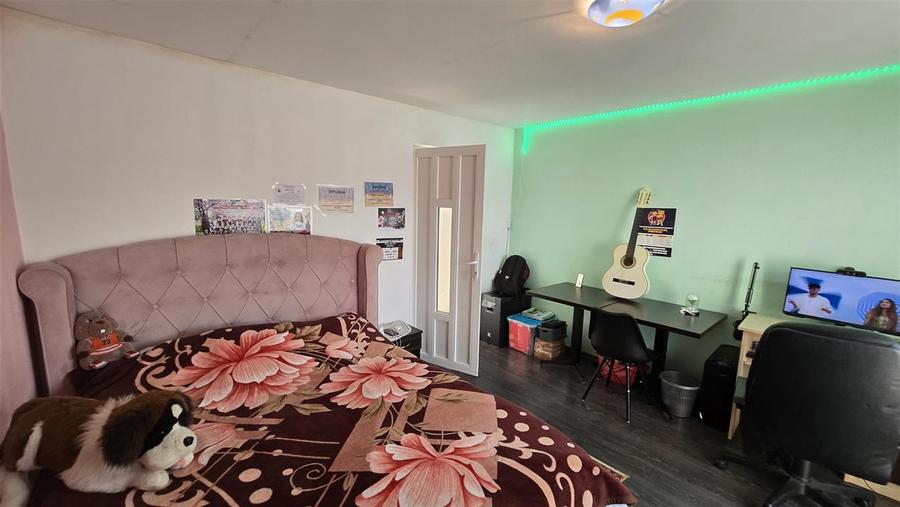 Casă individuală cu 5 camere cu Teren 2500 Mp în Luncușoara