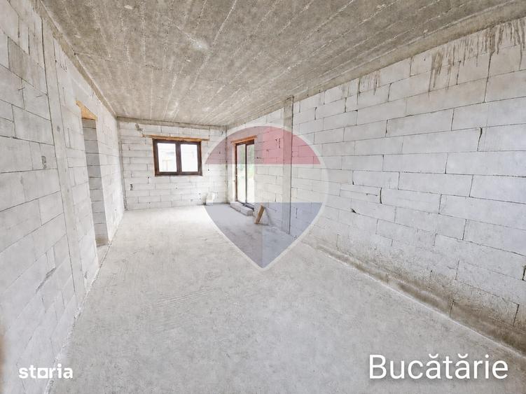 Casă cu 7 camere cu Teren 600 Mp în Marginea