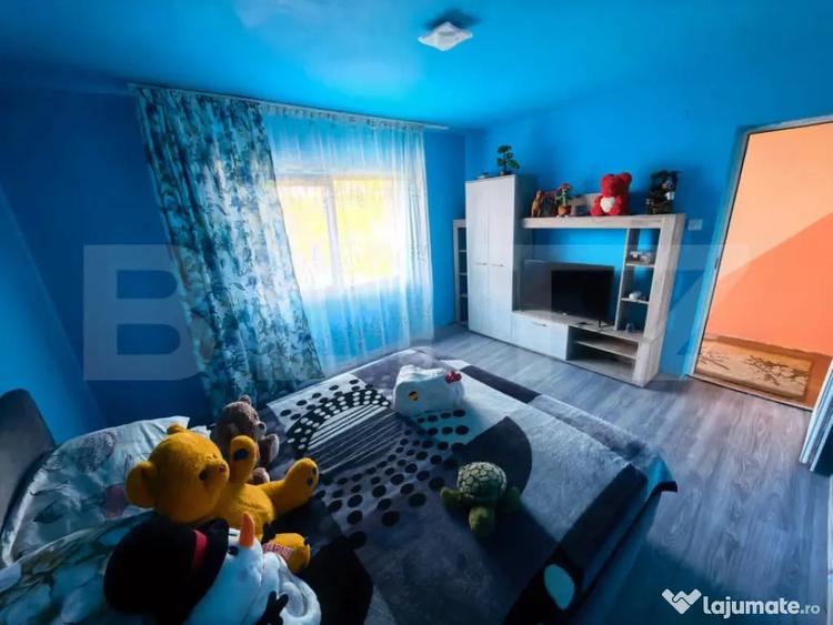 Casă cu 4 camere cu Teren 400 Mp în Păun