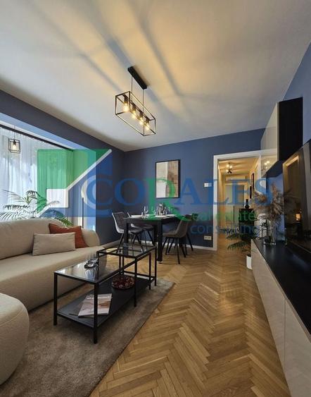 Apartament cu 3 camere semidecomandat, mobilat în Circumvalațiunii
