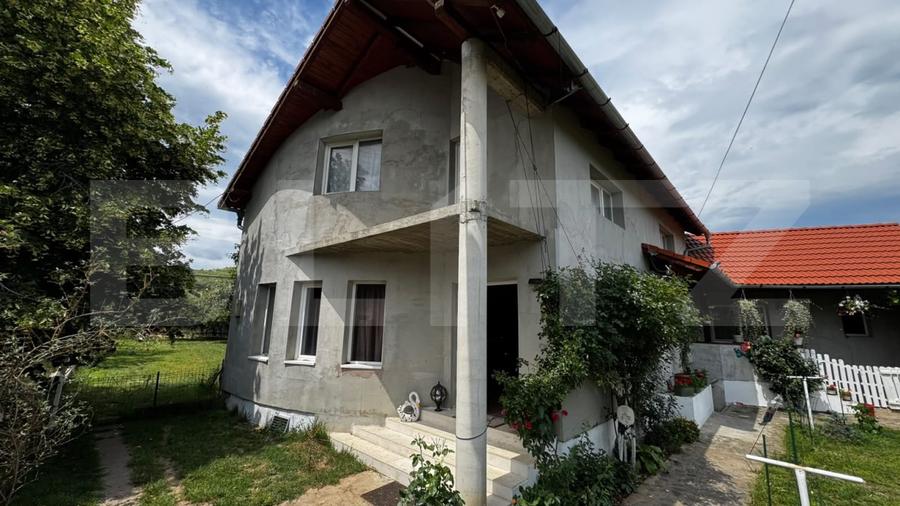Casă individuală cu 4 camere cu Canalizare în Șard