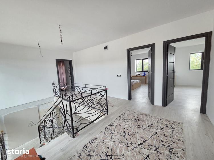 Casă cu 4 camere cu Teren 1300 Mp în Răzvad