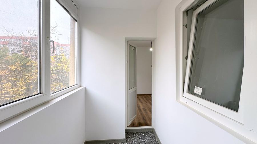 Apartament cu 3 camere semidecomandat în Crângași