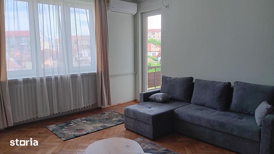 Apartament cu 2 camere decomandat în Trei Stejari