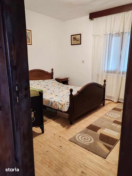 Proprietate placuta, curte generoasa, 1330 mp teren, toate utilitatile - 2