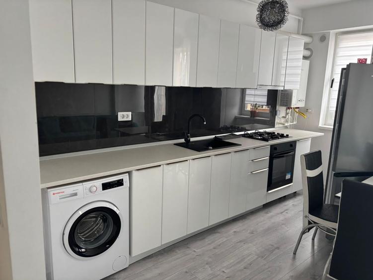 Apartament cu 2 camere semidecomandat, mobilat în Cug