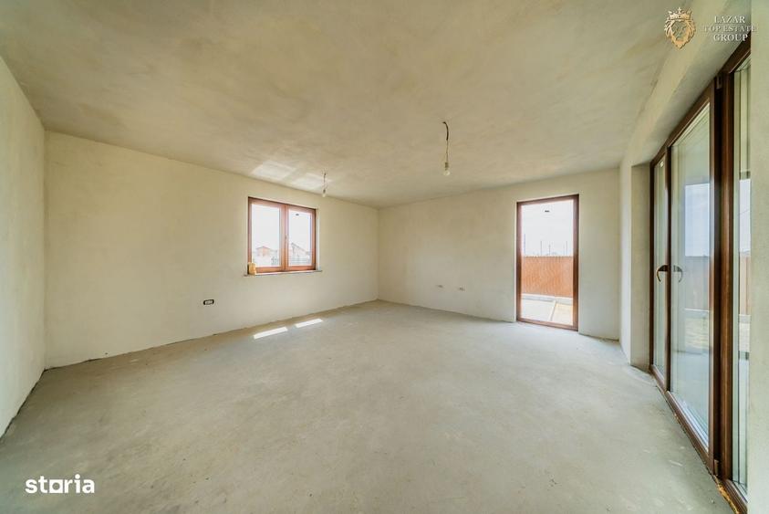 Casă cu 3 camere cu Teren 300 Mp în Livada