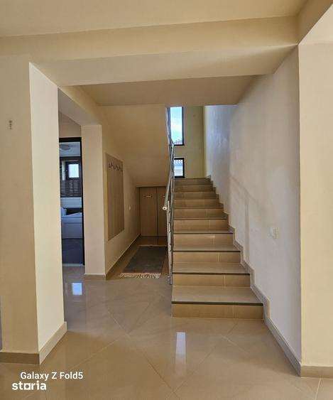 Casă cu 4 camere cu Teren 490 Mp în Central