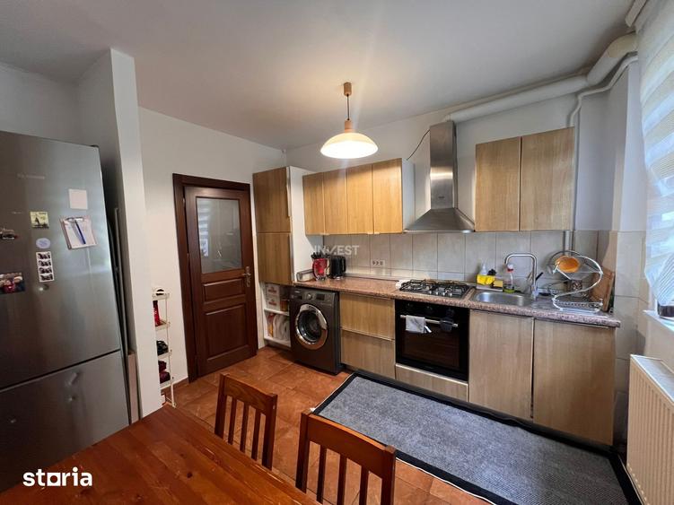 Apartament cu 4 camere semidecomandat, mobilat în Tătărași