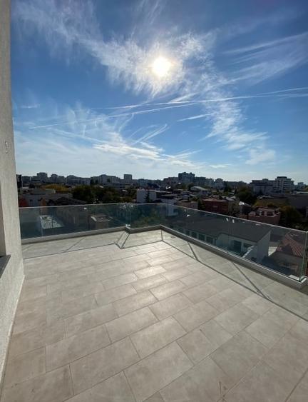 Apartament cu 3 camere semidecomandat, mobilat în Iancului