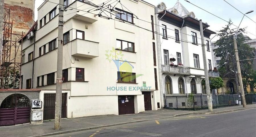 Apartament cu 4 camere semidecomandat în Foișorul de Foc