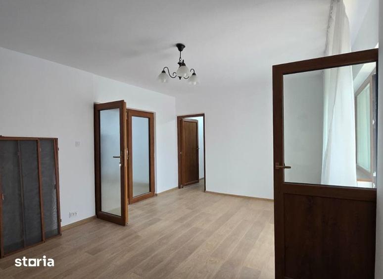 Apartament cu 3 camere în Alexandru cel Bun