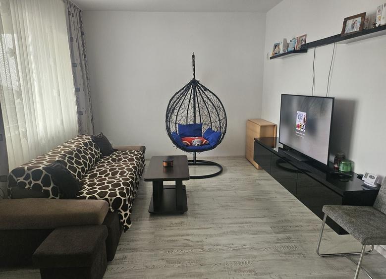 Apartament cu 3 camere decomandat în Central