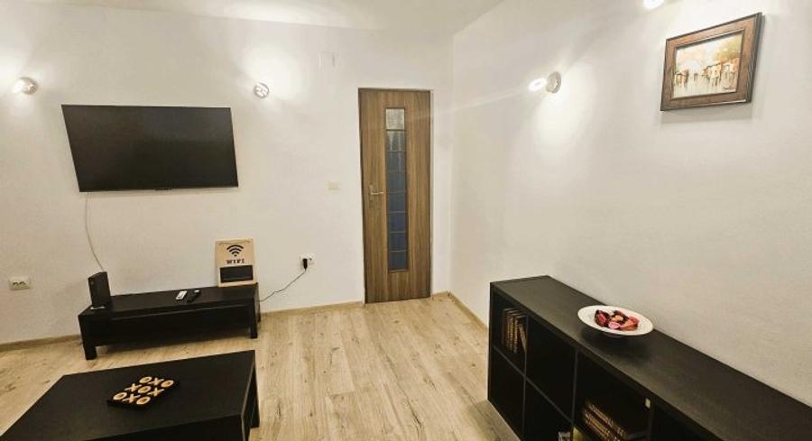 Apartament cu 3 camere semidecomandat, mobilat în Grivița