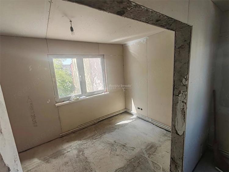 Apartament cu 2 camere semidecomandat în Central