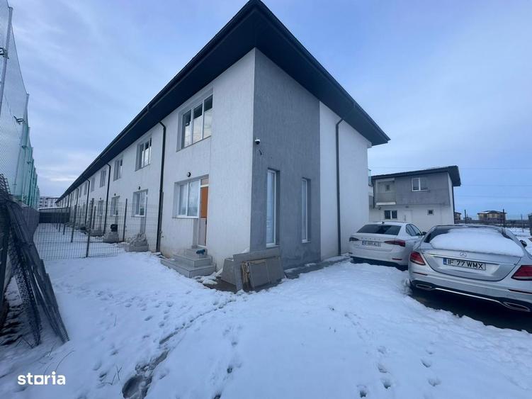 Casă cu 3 camere cu Canalizare în Dobroești