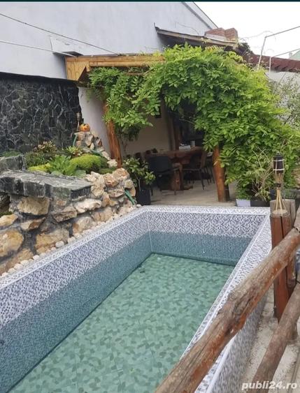 Casă cu 5 camere cu Teren 450 Mp în Mărăcineanu
