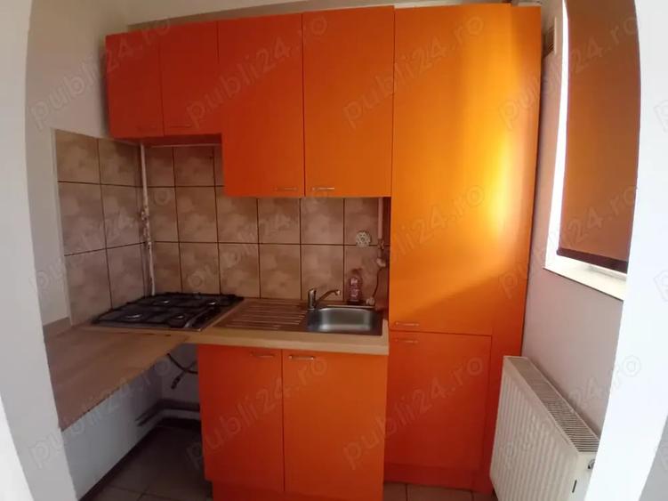 Garsonieră decomandată în Central