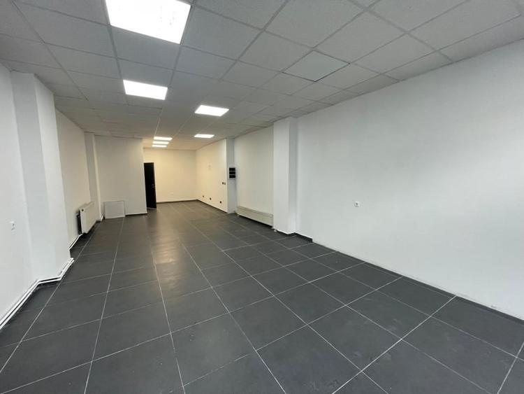 Spațiu comercial, de 63 mp, în Săsar