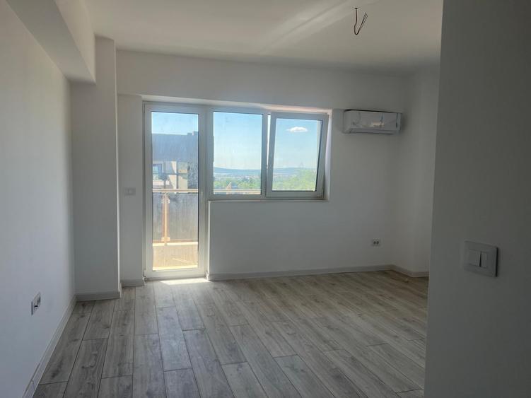 Apartament cu 3 camere decomandat în Galata