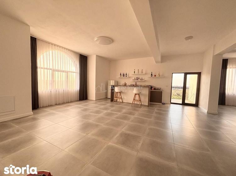 Casă cu 6 camere cu Teren 2310 Mp în Sânmartin