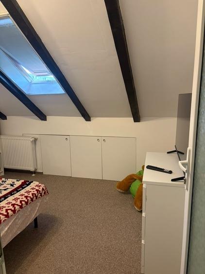 Apartament cu 3 camere semidecomandat în Ozana