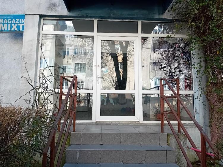 Spațiu comercial, de 42 mp, în Sud