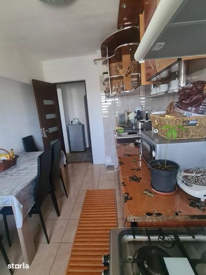 Apartament cu 2 camere decomandat în 1 Mai
