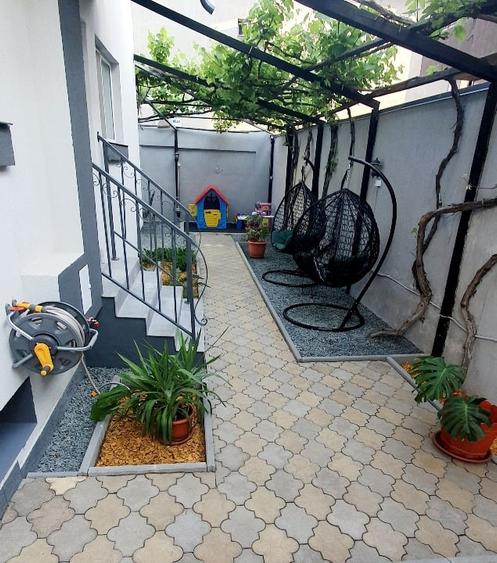 Casă cu 5 camere cu Canalizare în Central
