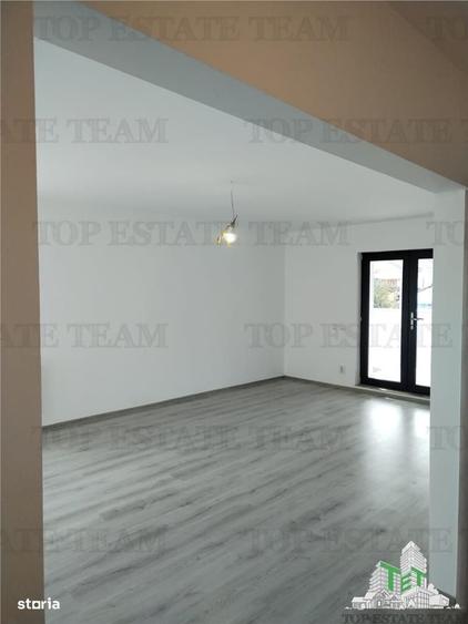 Casă cu 4 camere în Olteni