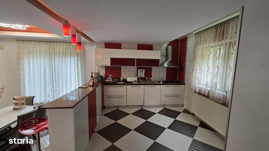 Casă cu 4 camere în Ștefănești