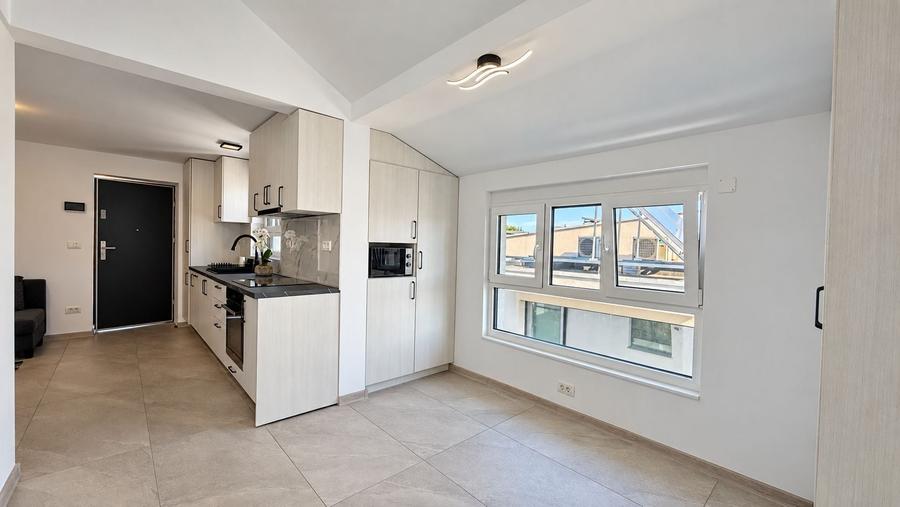 Apartament cu 2 camere, mobilat în Lipovei