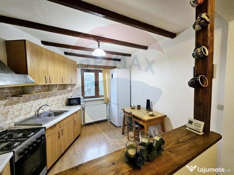 Apartament cu 3 camere decomandat în Calea București