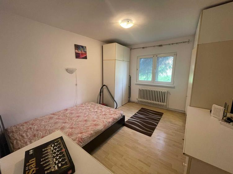 Garsonieră decomandată în Tudor