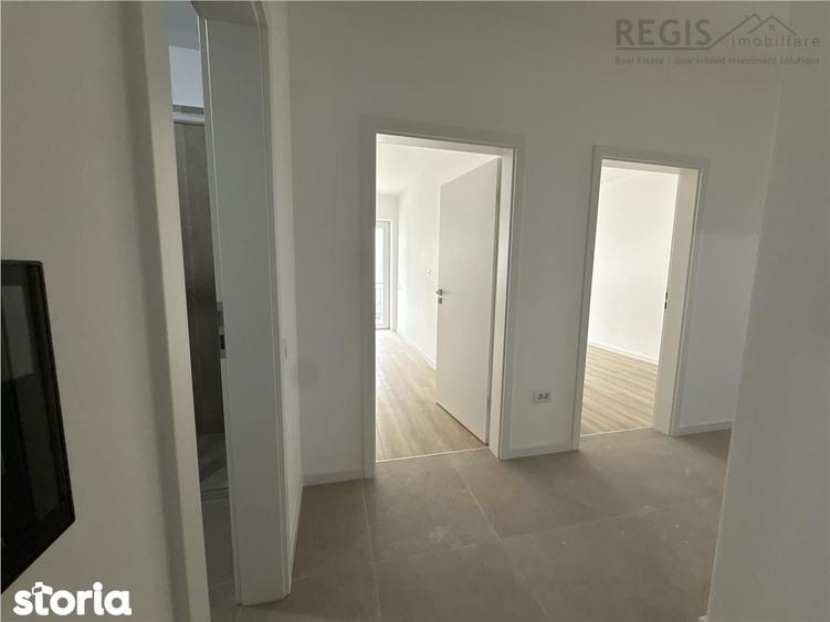 Apartament cu 3 camere decomandat în Tractorul