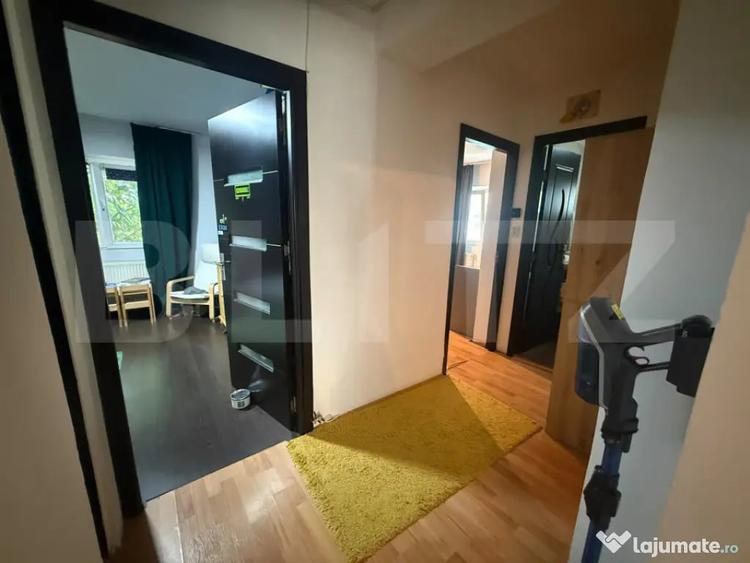Apartament cu 3 camere decomandat în Micro 2