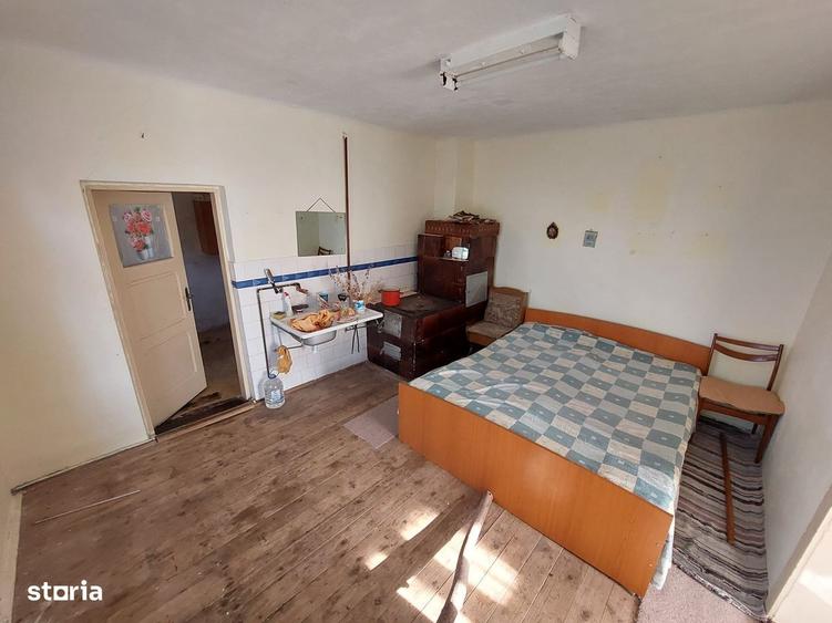 Casă cu 4 camere în Urleta
