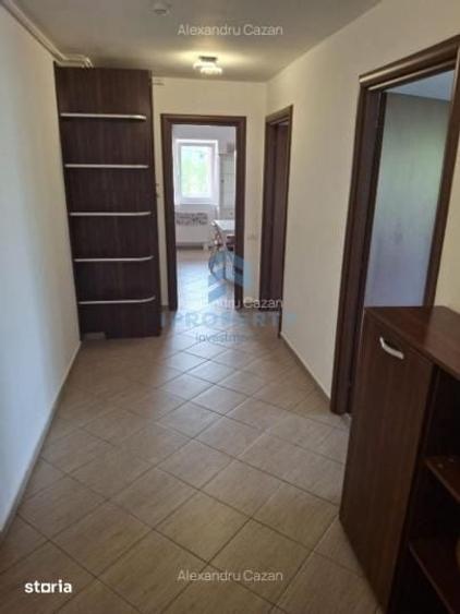 Apartament cu 3 camere decomandat în Pajura