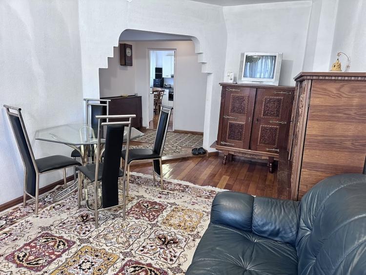 Apartament cu 4 camere decomandat, mobilat în Cetate