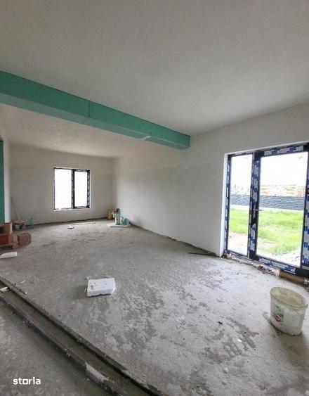 Casă cu 4 camere în Vârteju